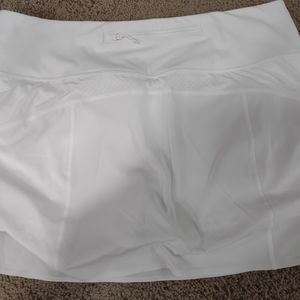 Ladies white ATHLETA Skort siize M